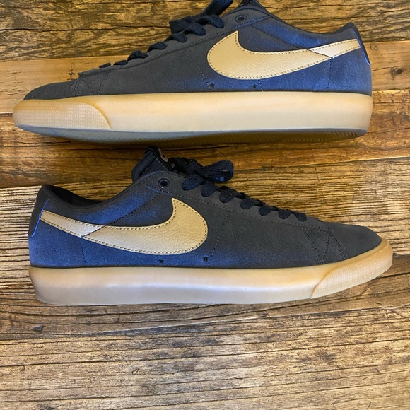 Nike Blazer Low SB ‘Navy Gum’, M 10 - Picture 2 of 6